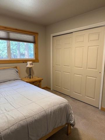814 Capistrano Ave, South Lake Tahoe, CA 96150