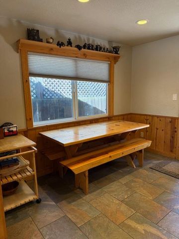 814 Capistrano Ave, South Lake Tahoe, CA 96150