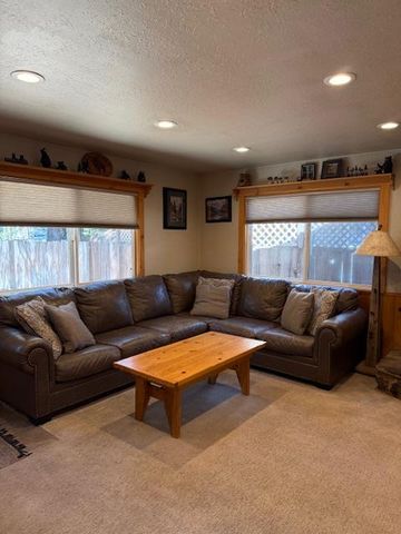 814 Capistrano Ave, South Lake Tahoe, CA 96150