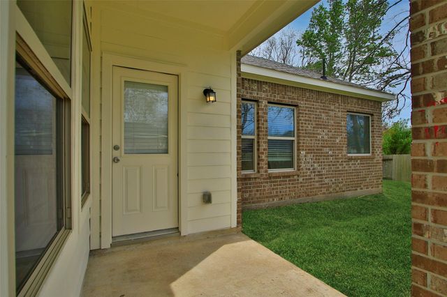 12339 Ridgecrest Drive, Willis, TX 77318
