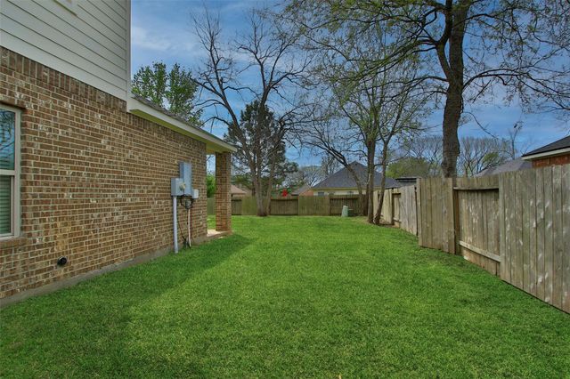 12339 Ridgecrest Drive, Willis, TX 77318