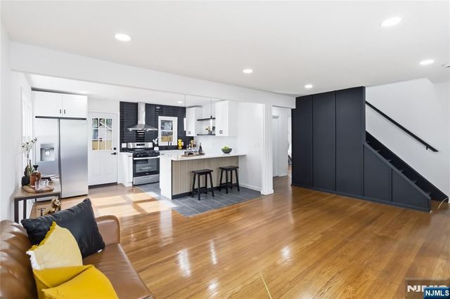 116 Washington Place, Teaneck, NJ 07666