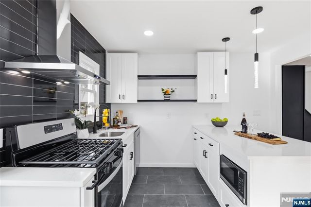 116 Washington Place, Teaneck, NJ 07666