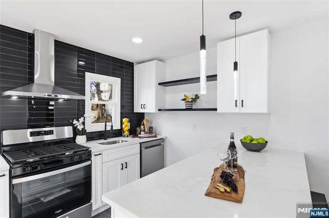 116 Washington Place, Teaneck, NJ 07666