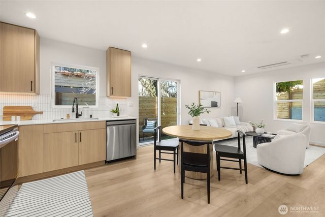 14321 C Interlake Avenue N, Seattle, WA 98133