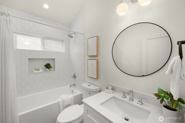 14321 C Interlake Avenue N, Seattle, WA 98133