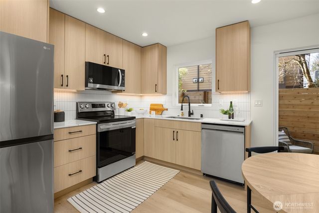 14321 C Interlake Avenue N, Seattle, WA 98133