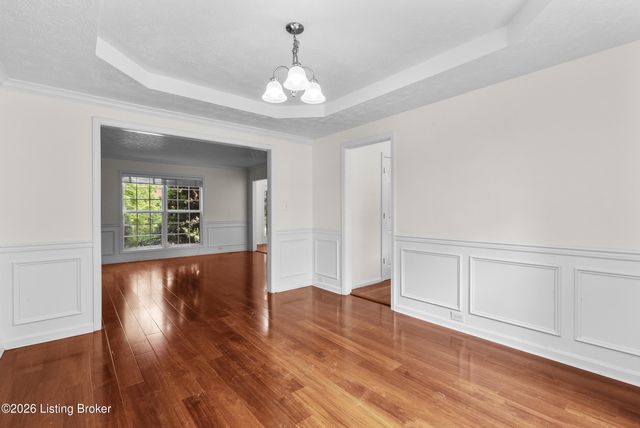 10123 Spring Gate Dr, Louisville, KY 40241