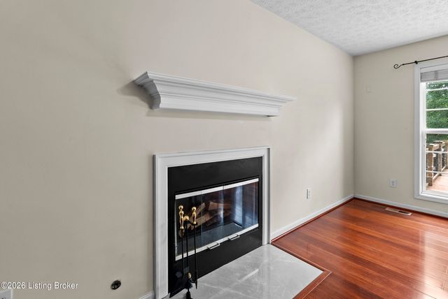 10123 Spring Gate Dr, Louisville, KY 40241