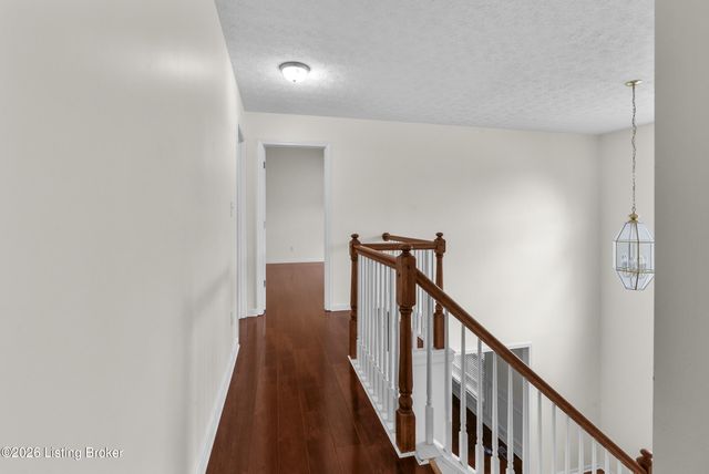 10123 Spring Gate Dr, Louisville, KY 40241