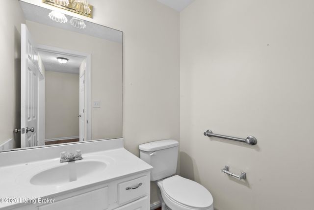 10123 Spring Gate Dr, Louisville, KY 40241