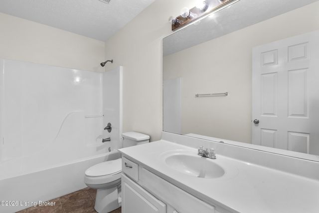 10123 Spring Gate Dr, Louisville, KY 40241