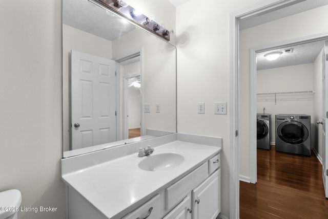 10123 Spring Gate Dr, Louisville, KY 40241