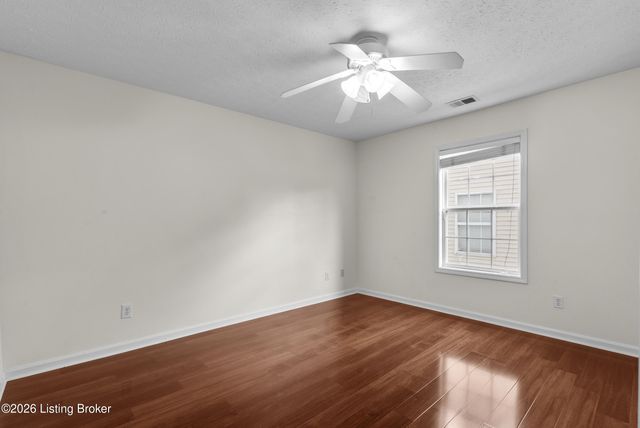 10123 Spring Gate Dr, Louisville, KY 40241