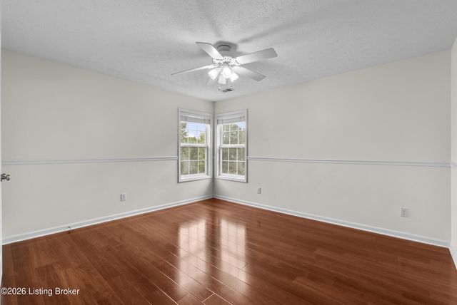10123 Spring Gate Dr, Louisville, KY 40241