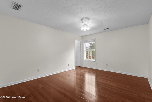 10123 Spring Gate Dr, Louisville, KY 40241