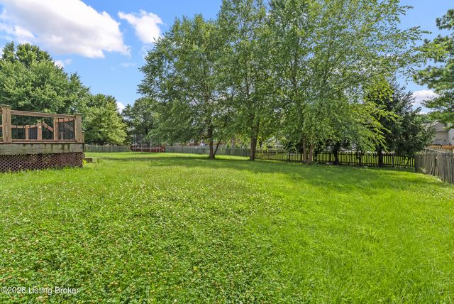 10123 Spring Gate Dr, Louisville, KY 40241