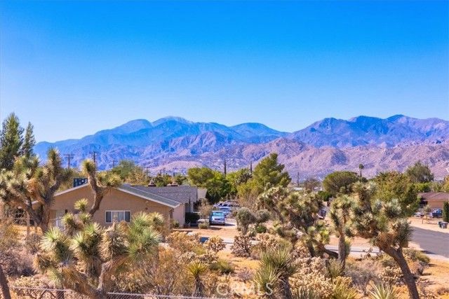 58385 Delano Trail, Yucca Valley, CA 92284