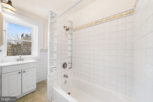 429 W GEORGE ST, Philadelphia, PA 19123