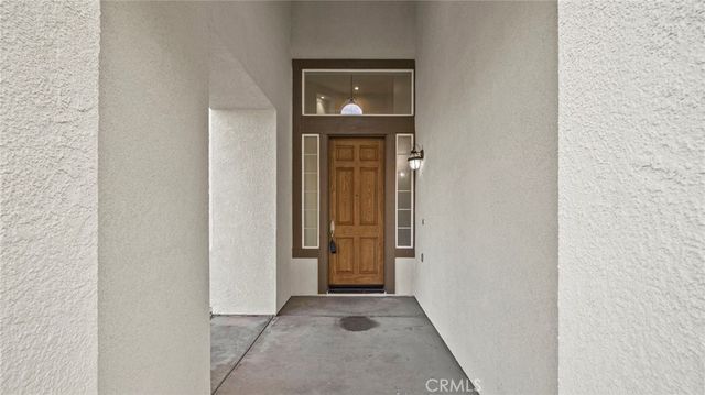 1728 Tamarron Drive, Corona, CA 92883