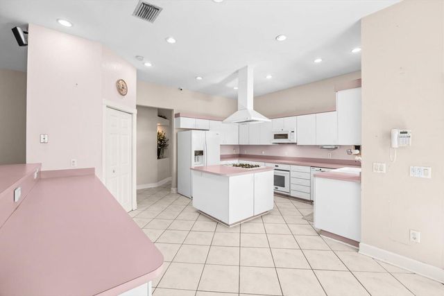 156 SW Saratoga Avenue, Port St. Lucie, FL 34953