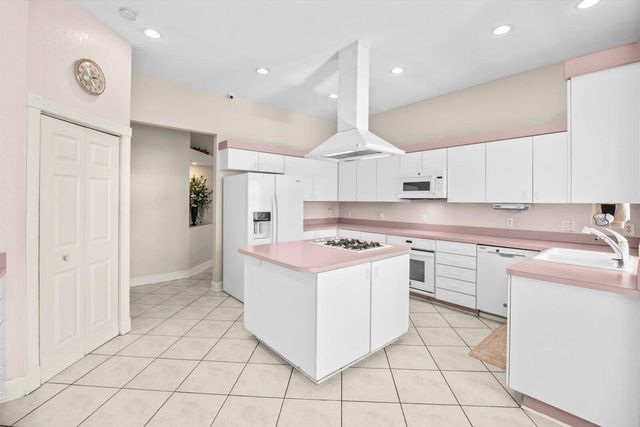 156 SW Saratoga Avenue, Port St. Lucie, FL 34953