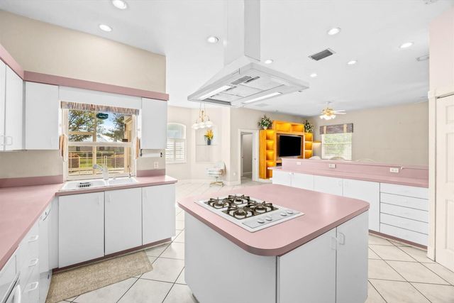 156 SW Saratoga Avenue, Port St. Lucie, FL 34953