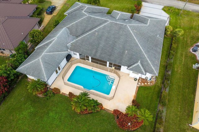 156 SW Saratoga Avenue, Port St. Lucie, FL 34953