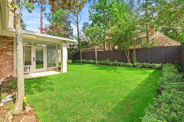 15826 N Barkers Landing Road, Houston, TX 77079