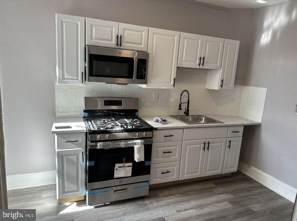 5718 CHESTER AVE, Philadelphia, PA 19143