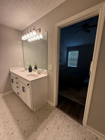 5243 Normandy Cob Dr, Murfreesboro, TN 37129