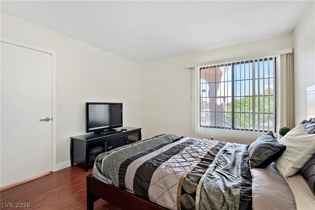 4893 South Torrey Pines Drive 203, Las Vegas, NV 89103