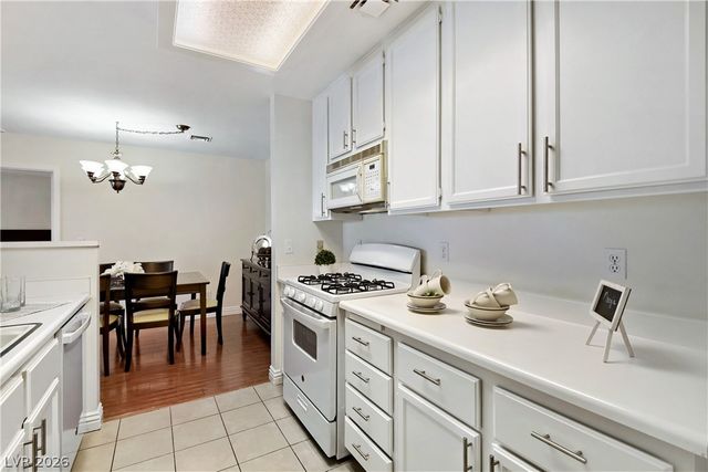 4893 South Torrey Pines Drive 203, Las Vegas, NV 89103