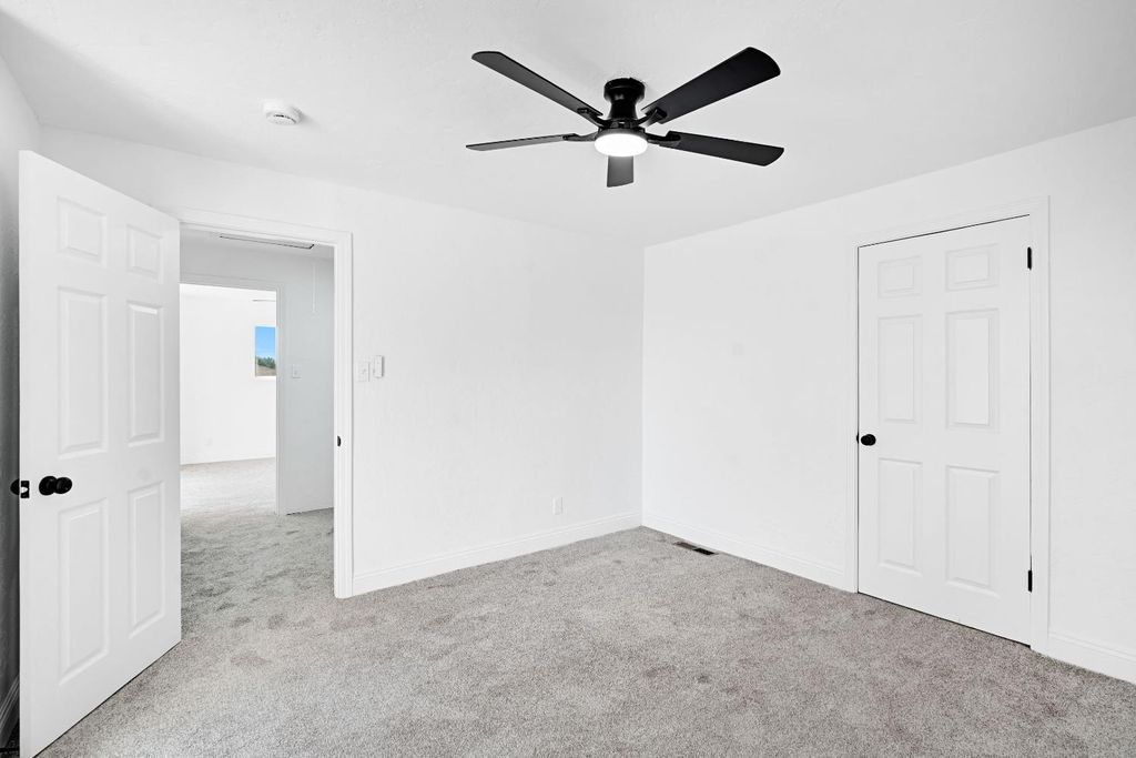 Image 25 of property listing at 2031 Northhill Street, Selma, CA 93662