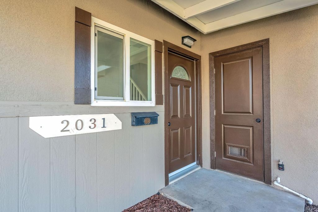 Image 4 of property listing at 2031 Northhill Street, Selma, CA 93662