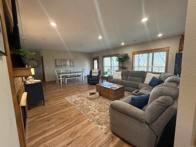 107 River Place Drive, Pangburn, AR 72121