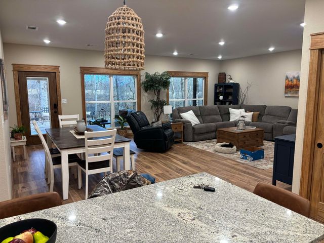 107 River Place Drive, Pangburn, AR 72121