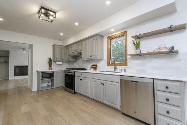 W143N8317 Oxford STREET, Menomonee Falls, WI 53051