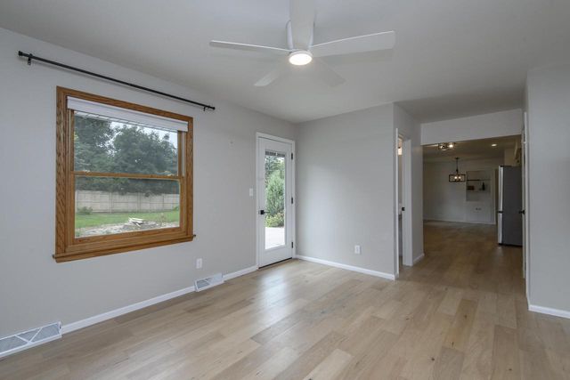 W143N8317 Oxford STREET, Menomonee Falls, WI 53051