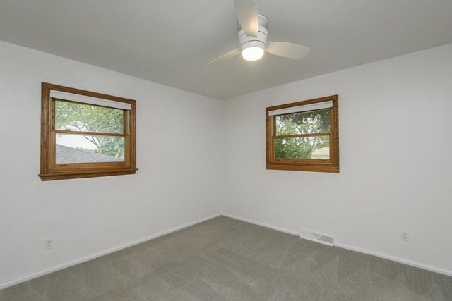 W143N8317 Oxford STREET, Menomonee Falls, WI 53051