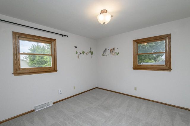 W143N8317 Oxford STREET, Menomonee Falls, WI 53051