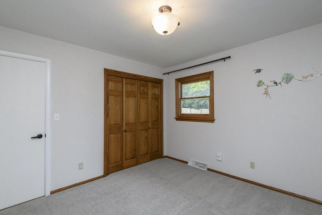 W143N8317 Oxford STREET, Menomonee Falls, WI 53051