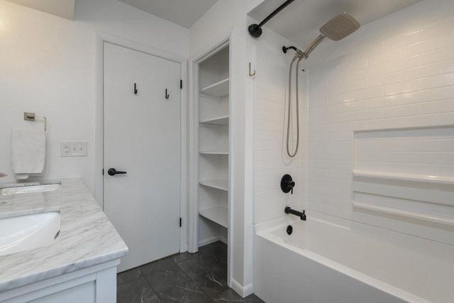 W143N8317 Oxford STREET, Menomonee Falls, WI 53051