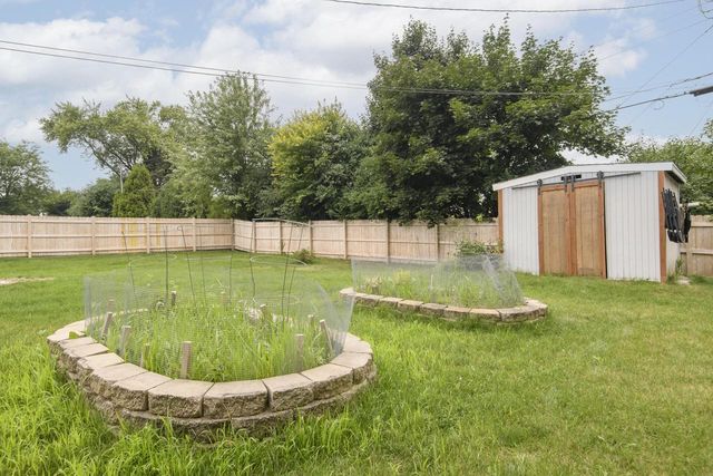 W143N8317 Oxford STREET, Menomonee Falls, WI 53051