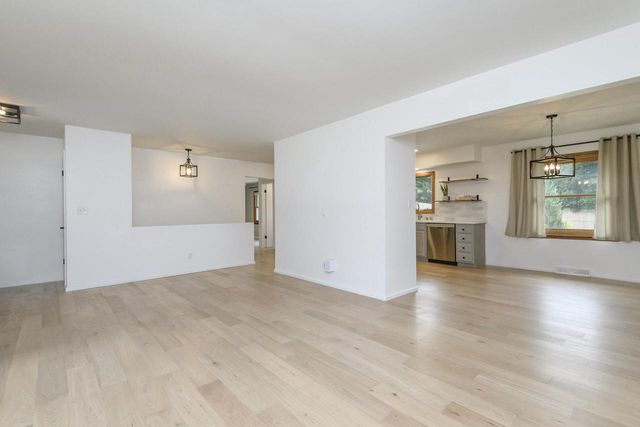 W143N8317 Oxford STREET, Menomonee Falls, WI 53051