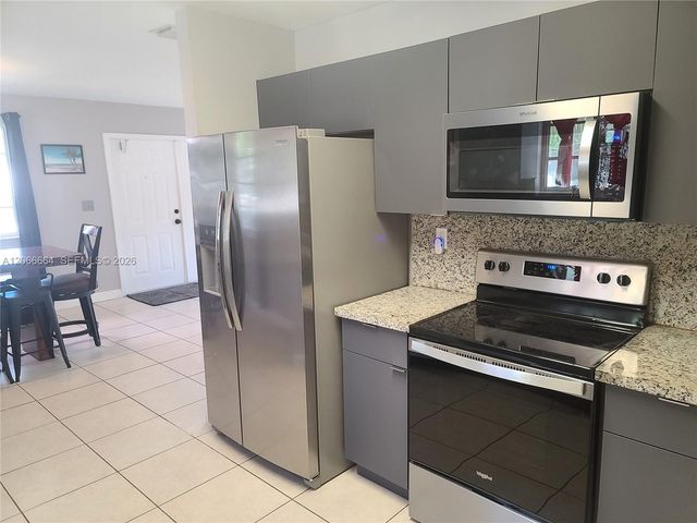 2884 SW 36th Avenue, Miami, FL 33133