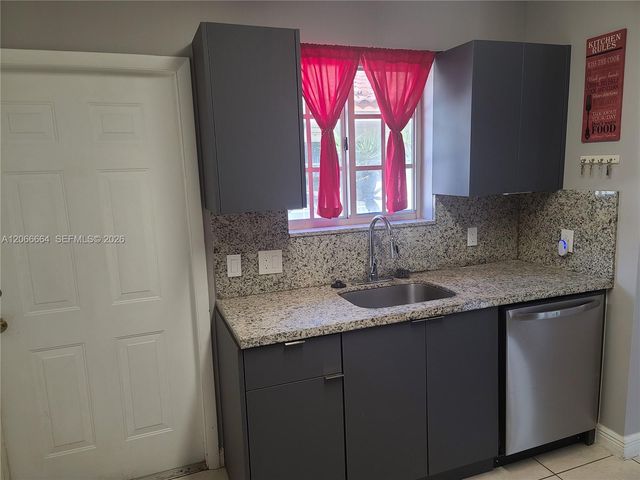 2884 SW 36th Avenue, Miami, FL 33133