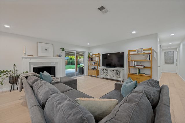 3137 Sombrero Drive, Dallas, TX 75229