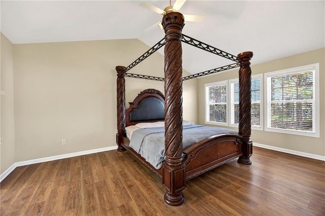 1322 Melrose Woods LN, Lawrenceville, GA 30045