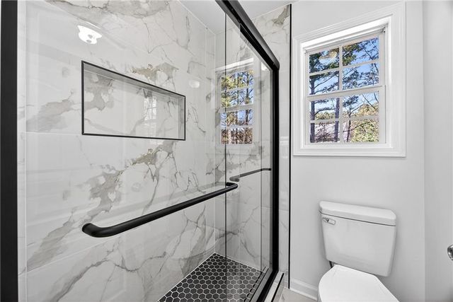 1322 Melrose Woods LN, Lawrenceville, GA 30045